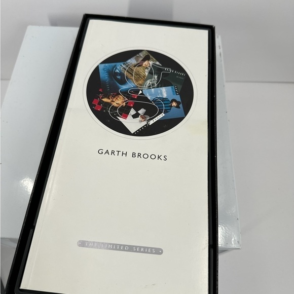 Garth Brooks “The Limited Series” - Picture 5 of 10